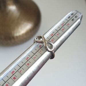 Vintage Dainty Silver Infinity Knot Pinky Ring Size 4